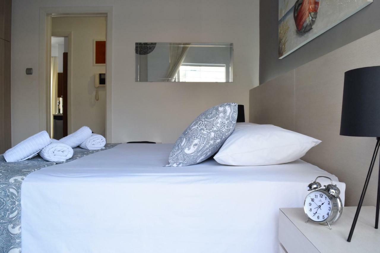 Poseidon By Heloni Apartments ピレウス エクステリア 写真